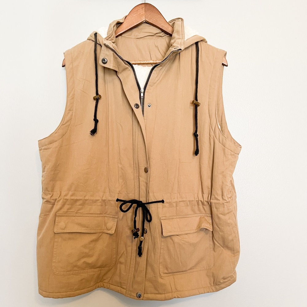 NWOT Women’s Sherpa Lined Vest - XL.